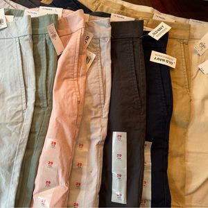 NWT- EIGHT PAIRS OF MENS 29inch Slim Fit 9inch Khaki Shorts Old Navy!